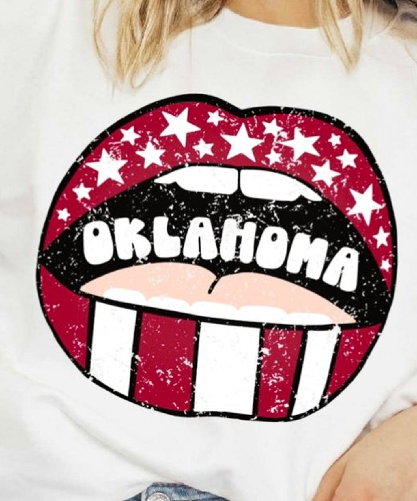 Custom State Name Distressed Lips Tees