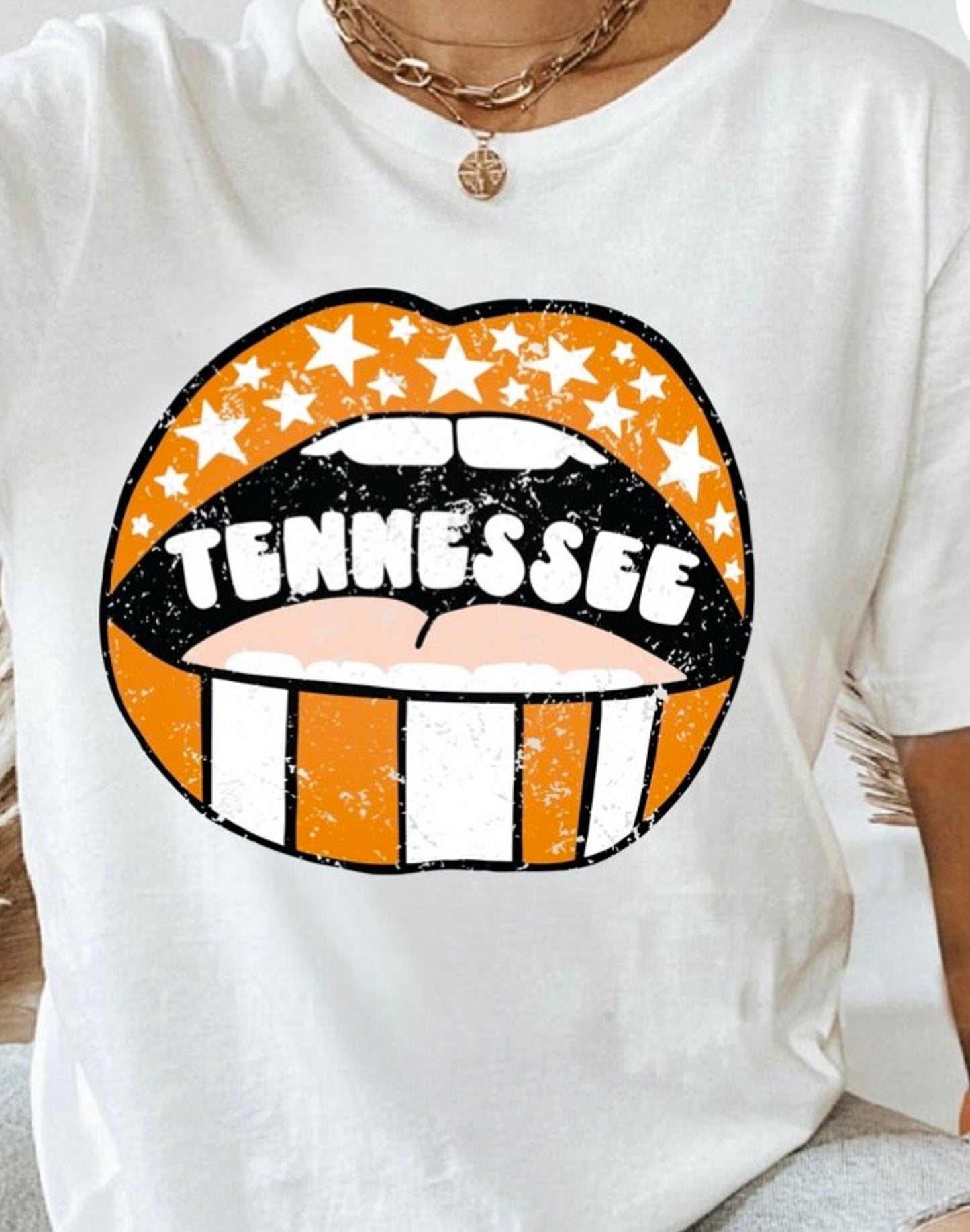 Custom State Name Distressed Lips Tees
