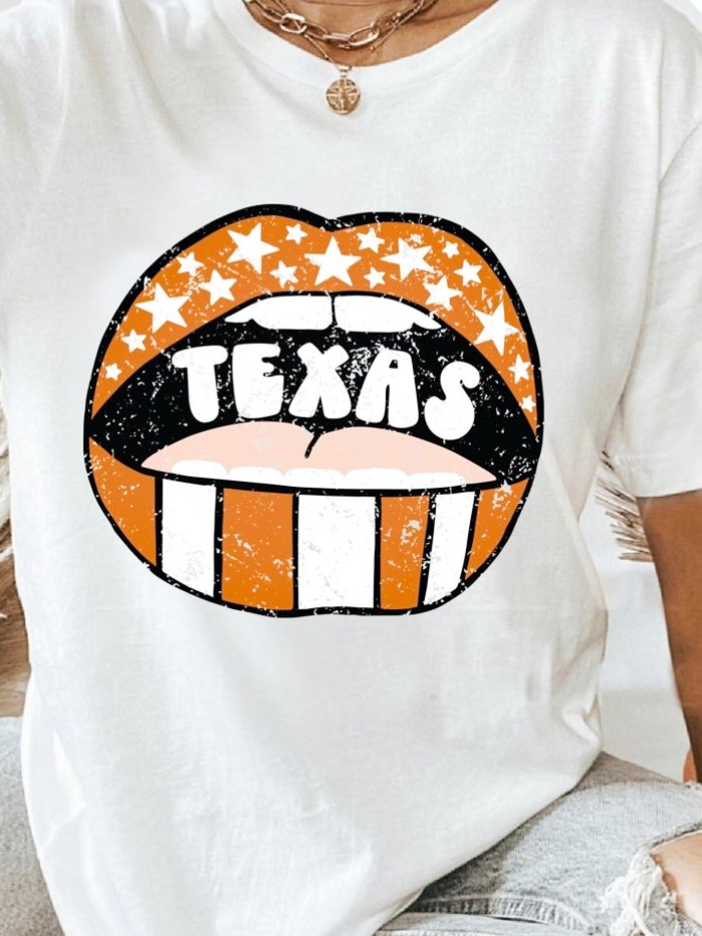 Custom State Name Distressed Lips Tees