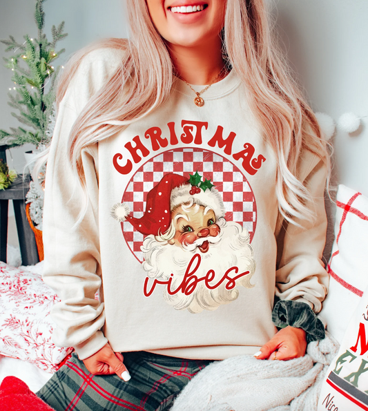 Christmas Vibes Vintage Santa & Checkered Background T-Shirt or Crew Sweatshirt