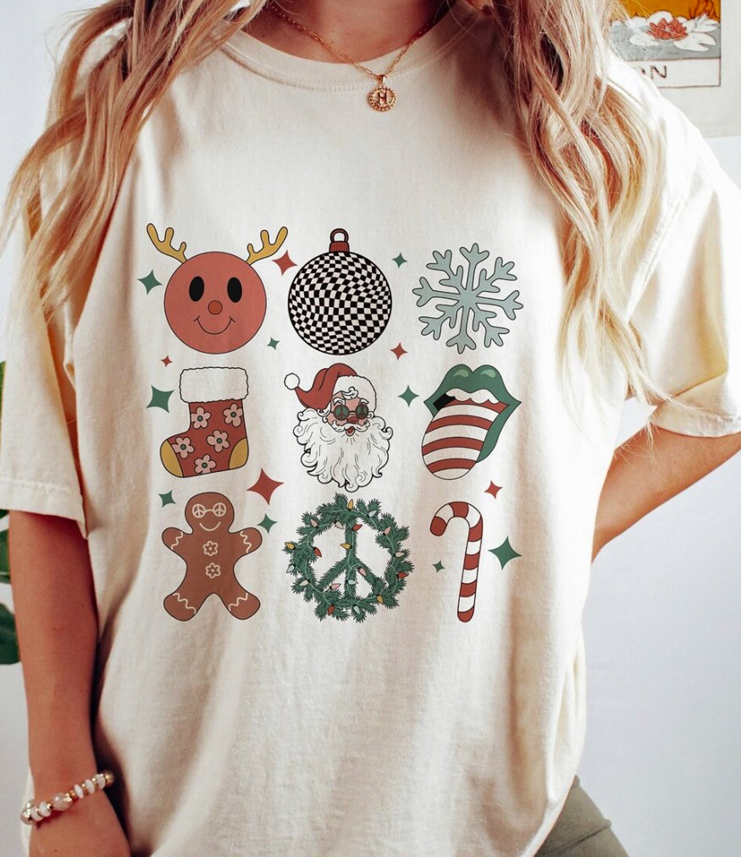 9 Christmas Things Tee